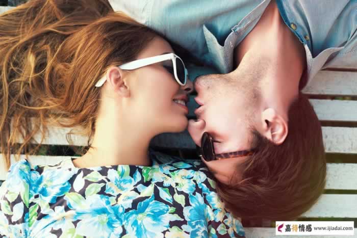 当中年男女又见初恋会是一种什么样的感觉？(图1)