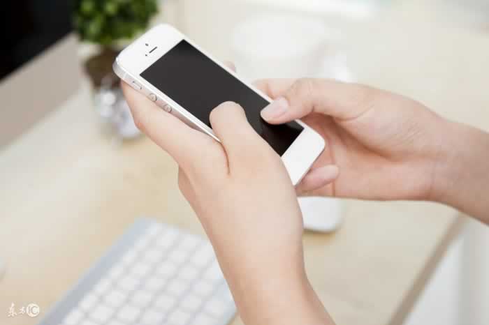 情侣之间到底该不该翻看对方手机？(图3)