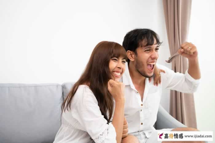 中年后的男女谁更依赖另一半？(图2)