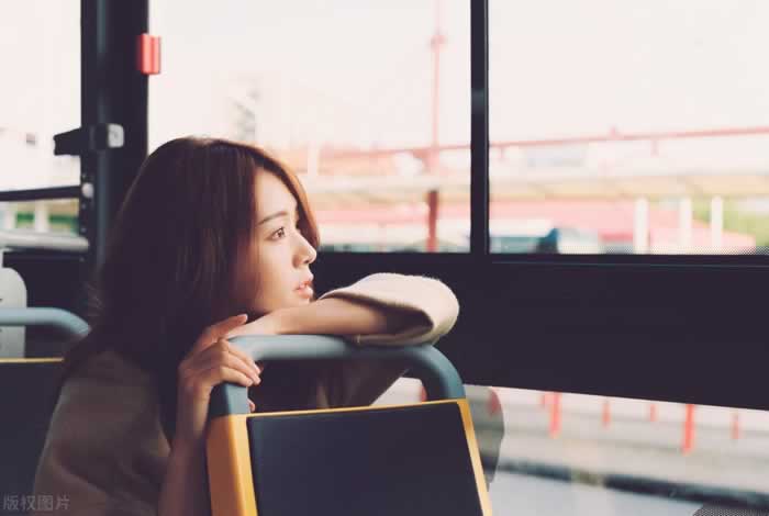 想前男友了该不该告诉他？该不该告诉前男友你对他还有感情？(图1)