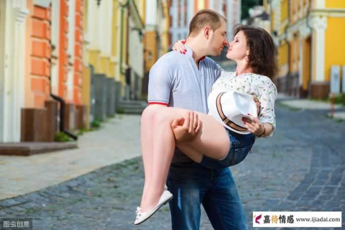 男人婚外有了恋情会主动和老婆离婚吗？三个男人说了实话(图2)