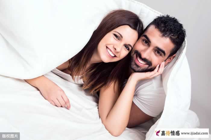 人到中年，如果女人与其他异性发生联系多数会有这4点异常(图4)