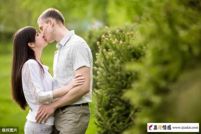 40岁以后多数男人容易和这四种女人发生联系(图1)