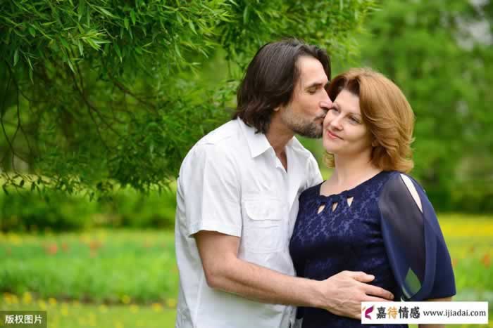 40岁以后多数男人容易和这四种女人发生联系(图4)