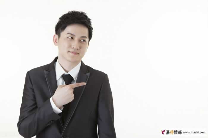 这些男人总是喜欢自打嘴脸？(图1)