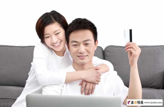 我们明明是爱人，为什么要变本加厉伤害我们更深？(图1)