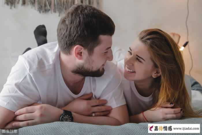 女人有三种行为，表示已经离不开你(图1)