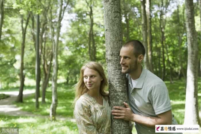 越沉默的女人，越不简单(图2)