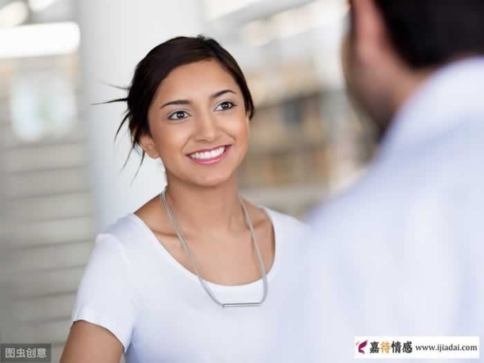 感情中，只有深爱着你的女人，才会为你做这3件“傻事”(图1)