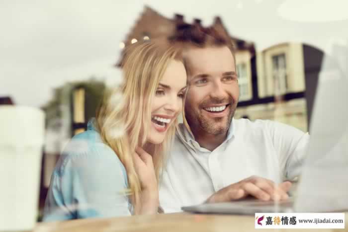 女人有这4个“心虚”的表现，表明她已经不在乎你了(图1)