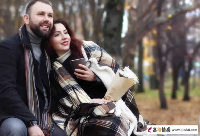 晚上休息时熄灯后，女人有这几点，说明她心里有人了(图2)