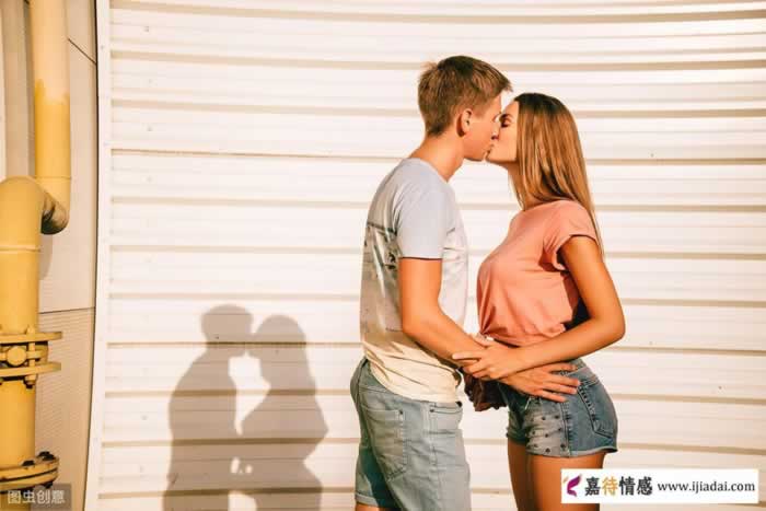 男士放不下一段感情，会有这5大表现，看了感觉心很痛(图2)