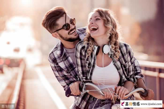 男士放不下一段感情，会有这5大表现，看了感觉心很痛(图1)