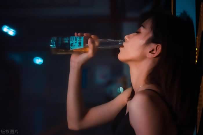 分手后前任有女朋友，还用你给他拍的照片当头像，是什么心态？(图5)