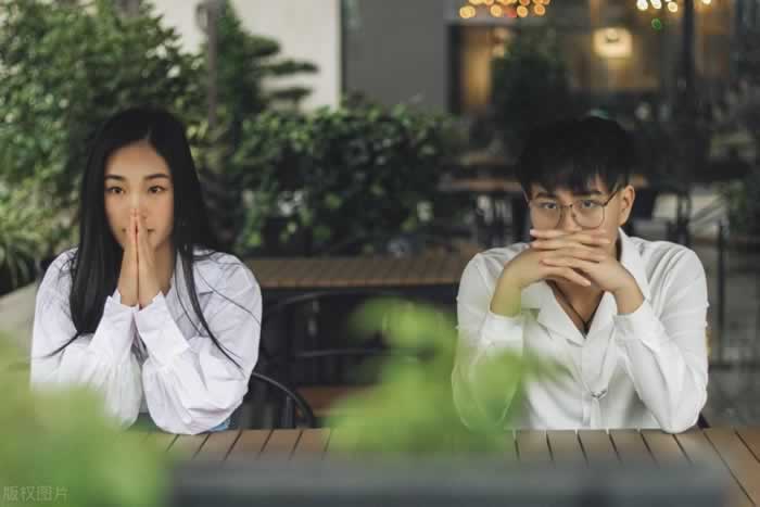 分手后还能做朋友，挽回几率大吗？应该这样挽回前任才能成功复合(图1)