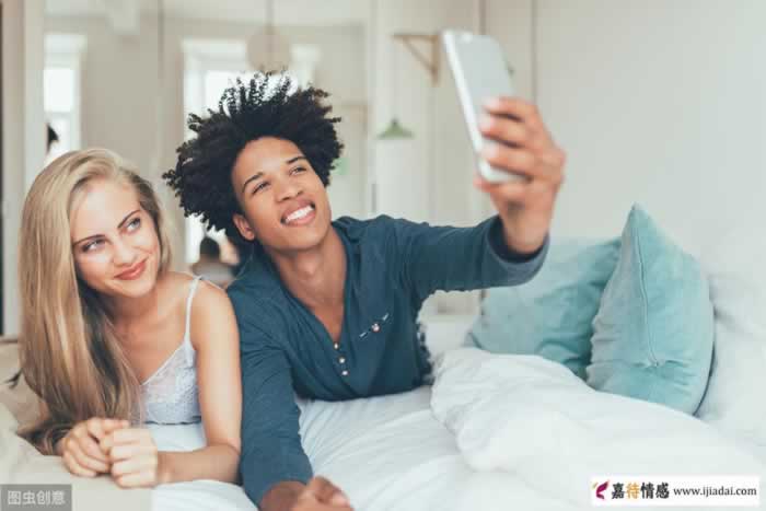 当一个女人对你动了情，她会有几个真实的反应(图3)