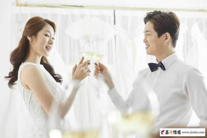 男人过了四十岁，做好这三件事情，二婚也有女人抢着嫁(图2)