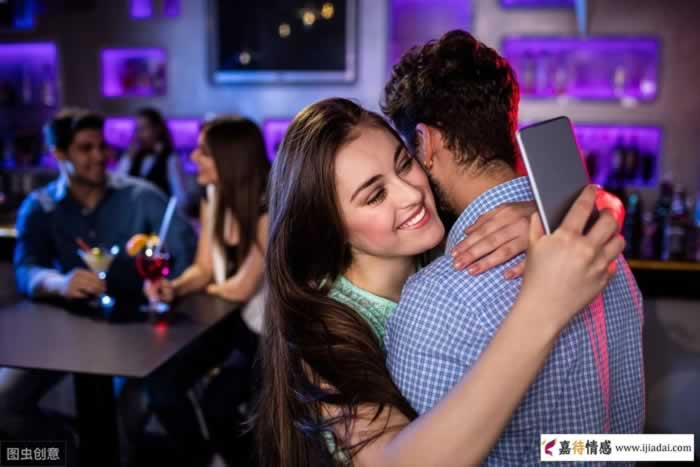 男人看似对你很好，其实并不爱你，就会有这样的表现(图1)