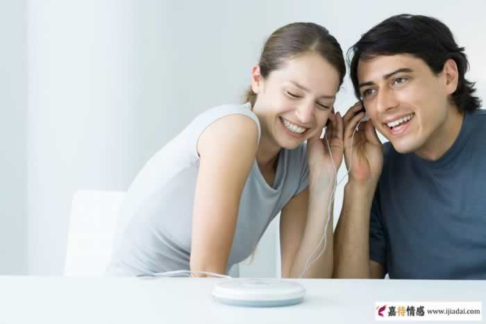 女人舍得如此对你，男人就别再爱了，因为不值得(图1)