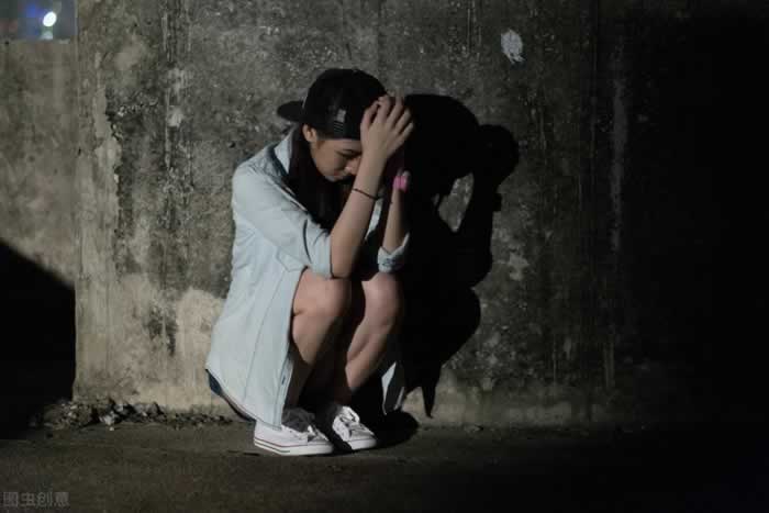 分手后想要挽回前任，成功挽回男朋友，什么前男友不值得挽回？(图4)