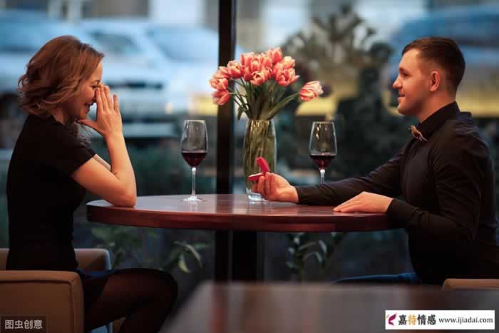 男人到了中年，开始变得“抠门”，多半是为了这些(图1)