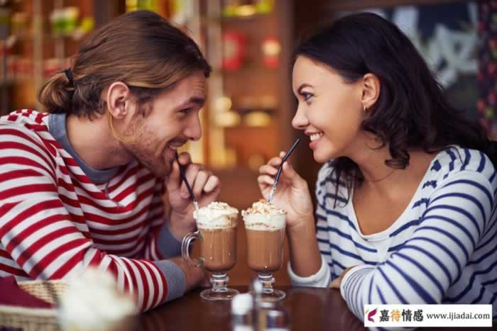 女人临睡前如果有这些习惯，很可能心里有了别的男人(图1)