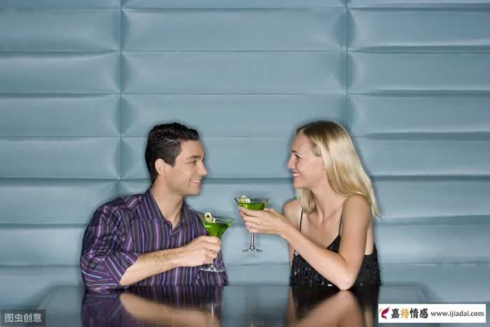 身边女人绕不停的男人，往往有以下四个特征，桃花运很旺盛(图2)