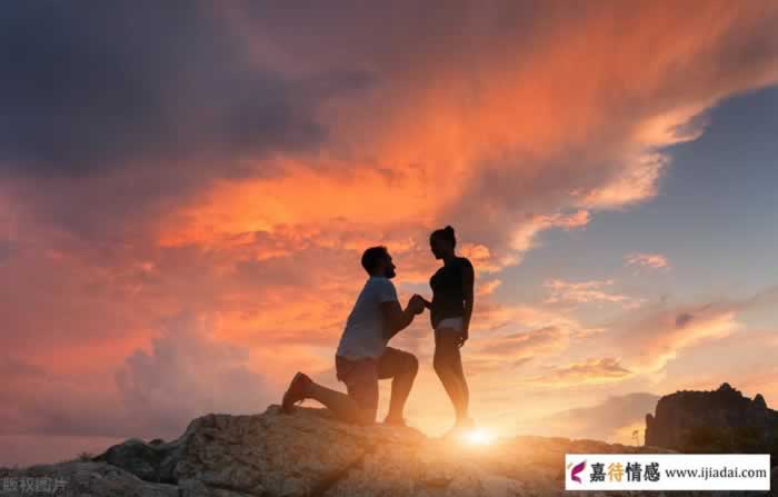 买超宠妻人设崩塌！为爱说着丧偶、断腿的话，却没拦住自己偷吃？(图1)