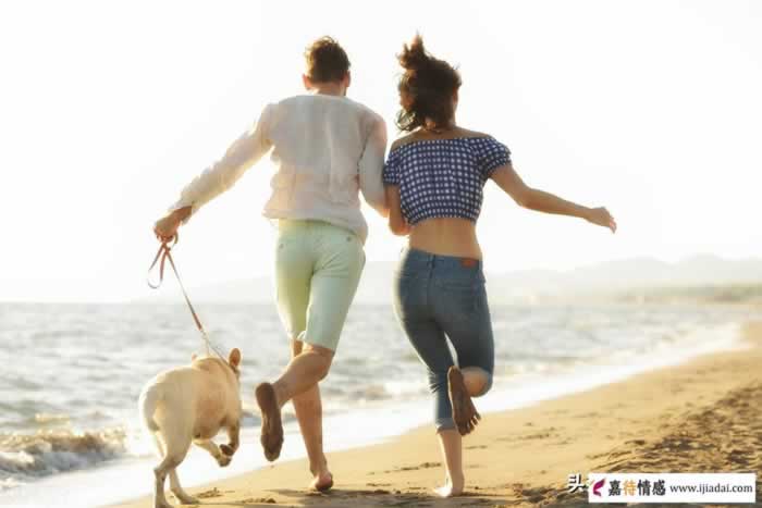 买超宠妻人设崩塌！为爱说着丧偶、断腿的话，却没拦住自己偷吃？(图4)