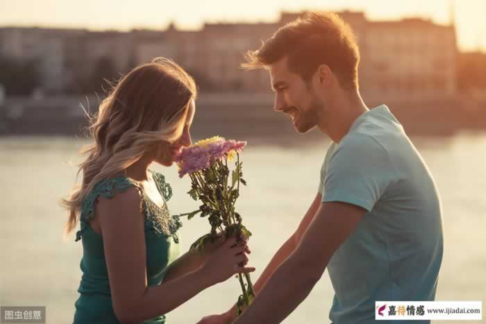 女人要是对你有意思，会你有几种表现，男人别傻傻不明白(图1)