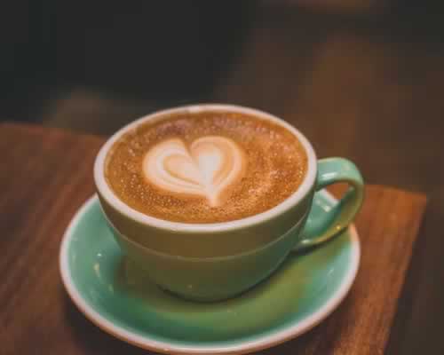 一个真正爱你的男人，才会有这3点特征，渣男装不出来(图1)