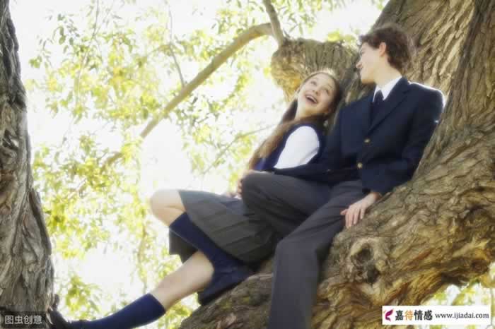 你能接受对方偷偷看你手机吗？(图2)