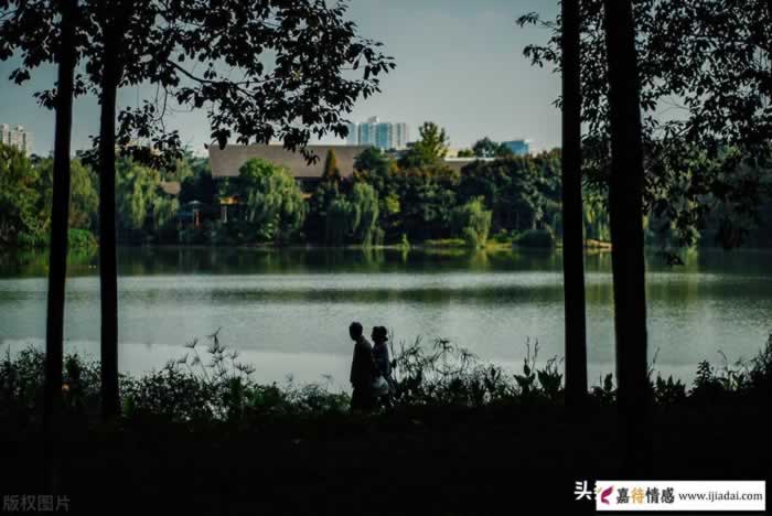 “费力不讨好”背后的真相：你付出那么多，男人为何“不领情”？(图3)