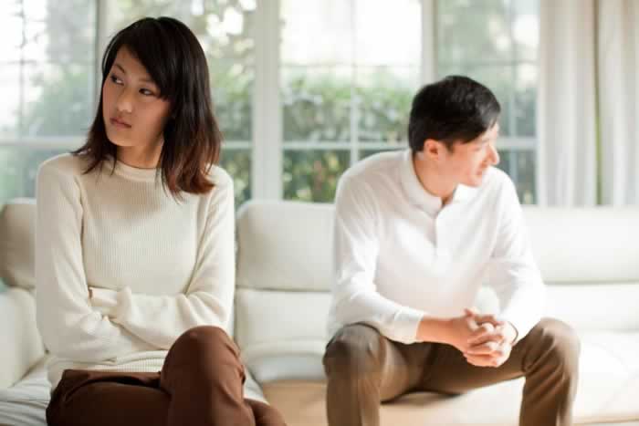 郝云妻子控诉家暴：女人要勇敢地杜绝家暴(图1)